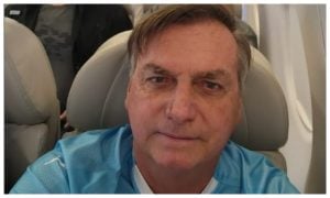 Ex-ministro posta foto de Bolsonaro a caminho de feira agro no interior de São Paulo