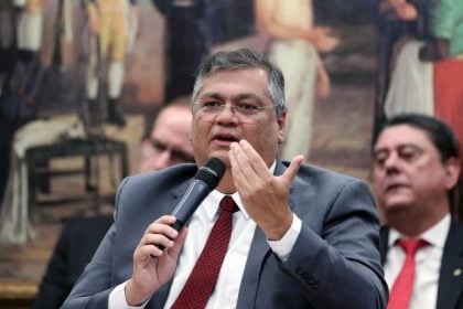 Governo mira redes sociais em nova portaria sobre violência nas escolas; entenda os principais pontos