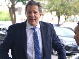 Haddad fala em solução tributária e promete Shein produzindo em massa no Brasil