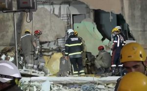 Sobe para cinco número de mortos após desabamento de prédio em Aracaju