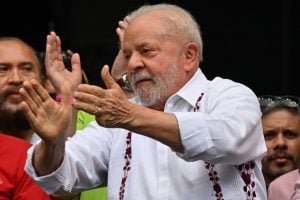 Brasileiros aprovam governo e estão otimistas com 1º ano de Lula, mostra pesquisa