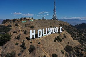 Roteiristas e estúdios de Hollywood anunciam acordo que pode encerrar greve