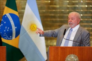 Lula promete buscar solução para sustentar exportações do Brasil para a Argentina