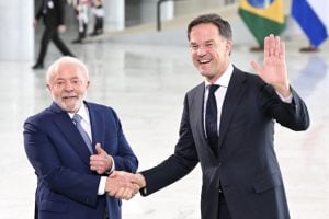 O primeiro caminho não é o da paz, mas o da necessidade de parar a guerra, diz Lula sobre a Ucrânia