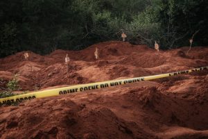 Passam de 200 os mortos por inanição em culto religioso no Quênia