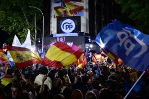 Direita avança na Espanha e partido de Sánchez perde eleições locais e regionais