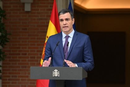 Sánchez quer proibir venda de casas a estrangeiros não europeus na Espanha