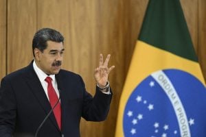 'Que nunca mais fechem as portas entre Brasil e Venezuela', diz Maduro após encontro com Lula