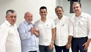 'Vamos deixá-lo no sal': a revolta de bolsonaristas do PL com deputado por foto com Lula