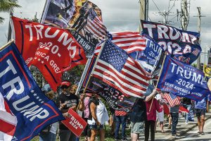 Aliado de Trump se declara culpado por interferência eleitoral nos EUA