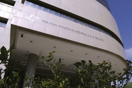 A Semana: Cerco à República de Curitiba