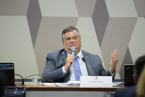 Dino elogia decisão de Moraes contra o Telegram e coloca a PF à disposição