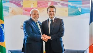 Lula se reúne com Macron e anuncia 'retomada' das relações entre Brasil e França