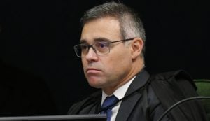 André Mendonça vota para rejeitar denúncia contra Zambelli por perseguição armada