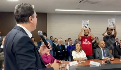 ‘Sei dos equívocos do Novo Ensino Médio’, diz Camilo Santana após manifestação de estudantes em MT