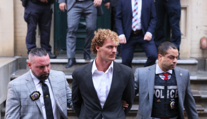 Acusado de matar morador de rua em NY se entrega à polícia