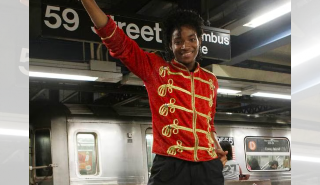 Passageiro do metrô estrangula morador de rua até a morte em Nova York