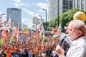 No 1º de Maio, Lula volta a criticar a taxa Selic e associa os juros altos ao desemprego no País