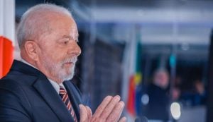 Lula faz churrasco para ministros e parlamentares após semana delicada no Congresso