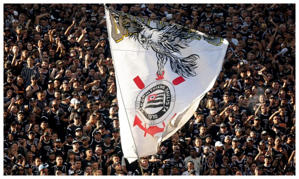 MP abre investigação sobre homofobia durante o jogo entre Corinthians e São Paulo