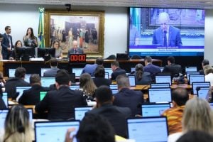 CCJ da Câmara dá aval a PEC que anistia partidos por irregularidades na eleição