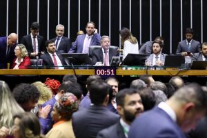 União Brasil dá 15 votos contra a MP dos ministérios; veja como votou cada deputado