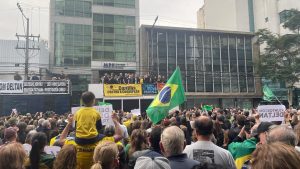 Deltan repete fracasso da carreata em novo protesto em Curitiba