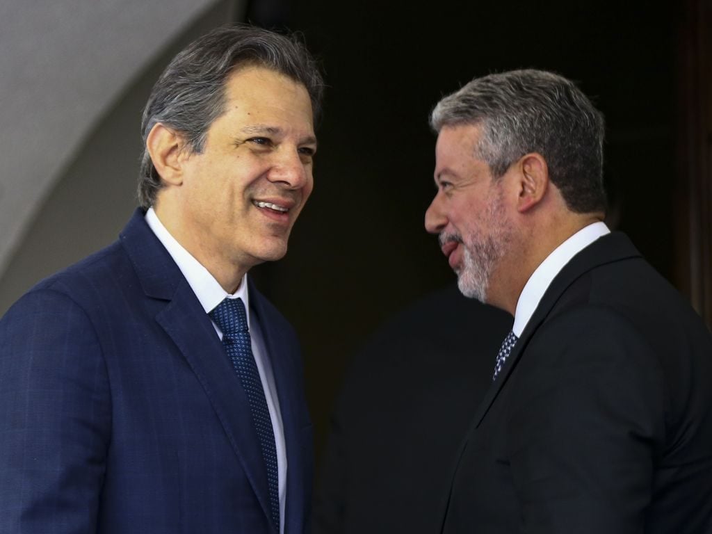 Haddad comemora elevação da classificação do Brasil na Fitch: ‘Harmonia entre os poderes’