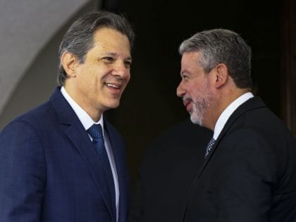 Haddad comemora elevação da classificação do Brasil na Fitch: ‘Harmonia entre os poderes’