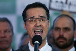 Pesquisa Atlas aponta empate entre Deltan, Paulo Martins e Eduardo Pimentel para a prefeitura de Curitiba