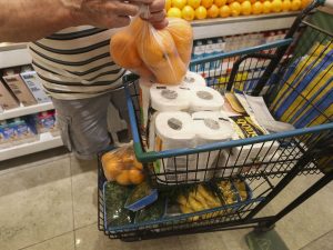 Consumo de famílias em supermercados aumenta 3% em 2023