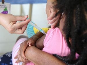 Vacinação infantil no mundo estagna, alerta ONU