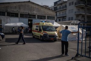 Nove suspeitos de tráfico de migrantes são detidos após naufrágio que matou pelo menos 78 na Grécia