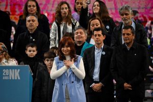 Filho de desaparecidos na ditadura apresenta candidatura à Presidência da Argentina