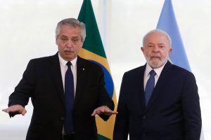 Lula anuncia plano com 100 ações para relação com a Argentina e defende 'moeda de referência'