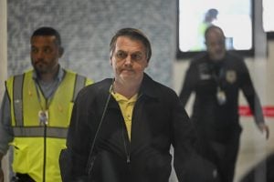 Bolsonaro alega ter mandado R$ 800 mil para os EUA por ‘temer derrocada da poupança no Brasil’