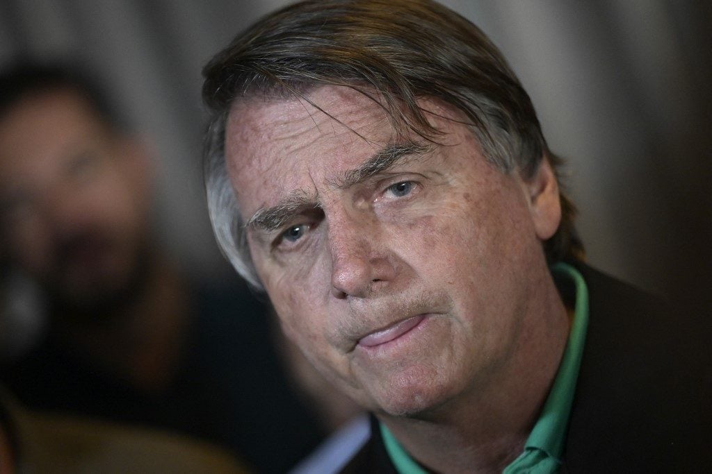 5 dos 7 ministros do TSE votam por negar recurso de Bolsonaro contra inelegibilidade