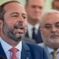 Ministro diz que demissão de presidente da Petrobras é especulação