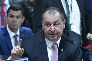 Com mudanças, marco fiscal é aprovado na CAE e pode ir ao plenário do Senado