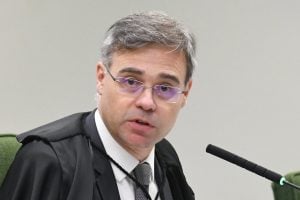 Mendonça autoriza ajudante de Bolsonaro a não comparecer à CPMI do 8 de Janeiro