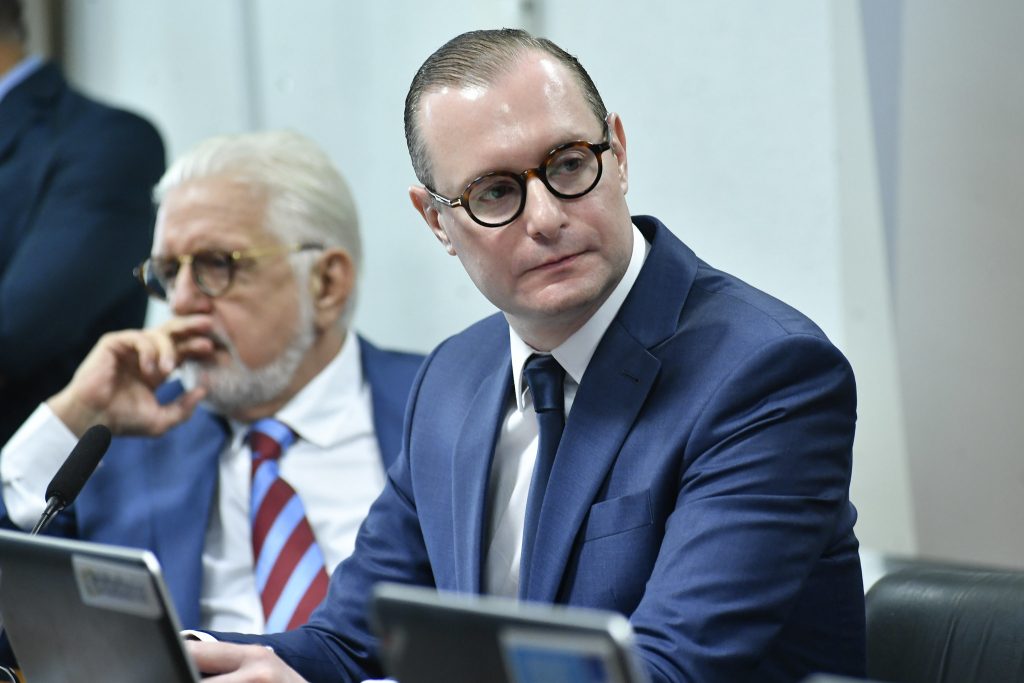 O que Zanin disse a senadores sobre drogas, aborto e marco temporal