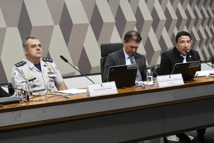 Ex-comandante da PM preso por omissão no 8 de Janeiro passa mal e é levado para hospital