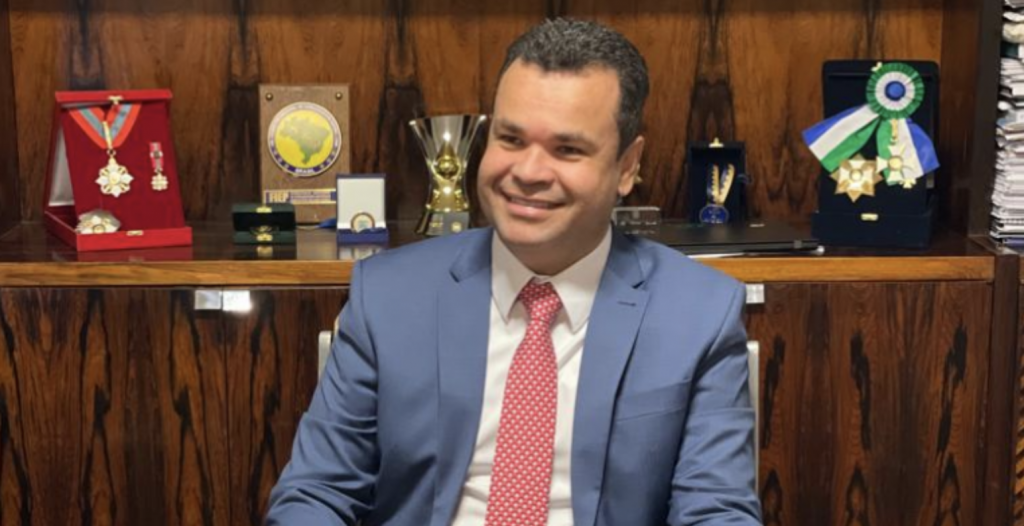 Aliados de Lira investigados por fraude em kits de robótica tiveram agenda no FNDE no governo Bolsonaro
