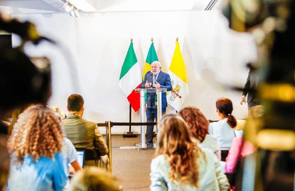 Proposta da UE para Mercosul é “inaceitável” e países devem abrir mão de “protecionismo”, diz Lula