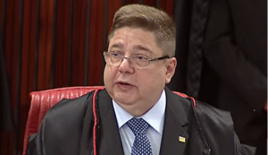 Raul Araújo, que toma posse como corregedor-geral do TSE, acumula votos pró-Bolsonaro