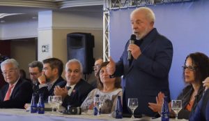 ‘Entre amigos não fazemos críticas públicas’, diz Lula na abertura do Foro de São Paulo