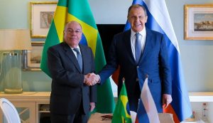 Chanceleres de Brasil e Rússia se reúnem e discutem a guerra na Ucrânia