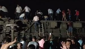 Mortes após acidente de trem na Índia passam de 200