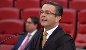 Julgamento de Bolsonaro: PDT sustenta relação entre reunião com embaixadores e ‘minuta do golpe’