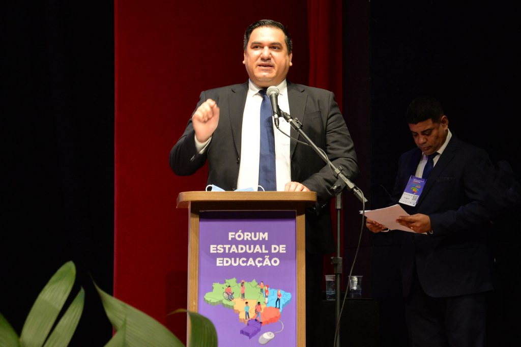 Diretor do MEC envolvido no esquema de kits de robótica é exonerado pelo governo